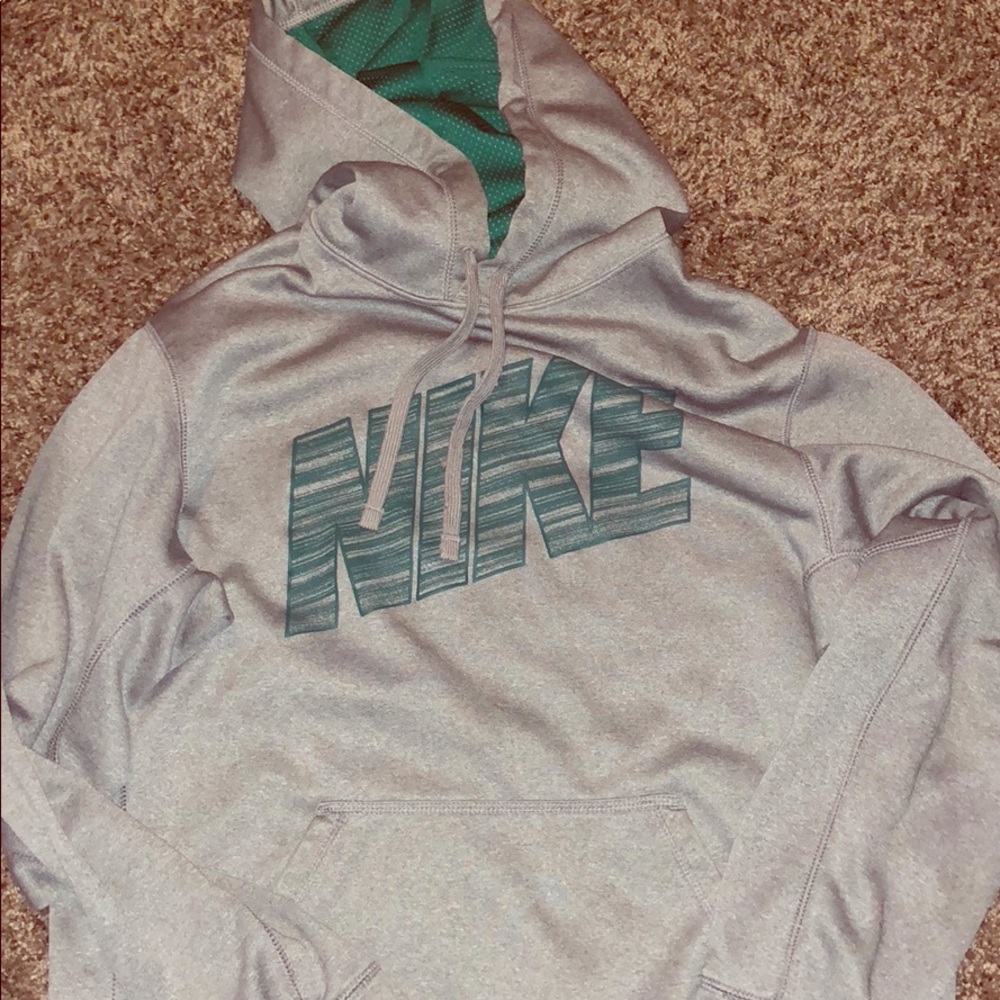 Men’s Nike hoodie! Hardly worn, GREAT CONDITION!